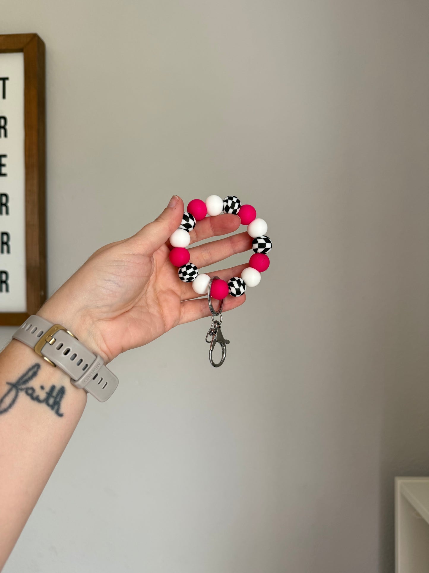 Mini wristlet